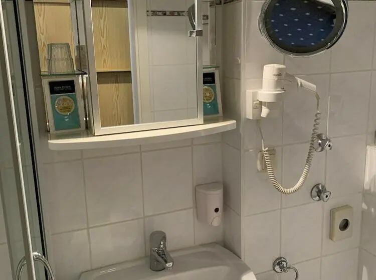 Standard Yhden Hengen Huone, Stadt Hamburg