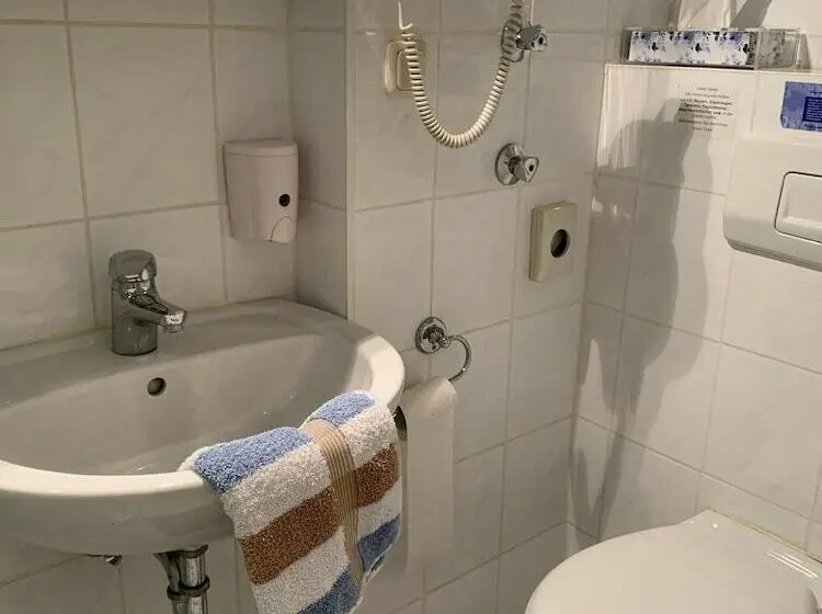 Standard Yhden Hengen Huone, Stadt Hamburg