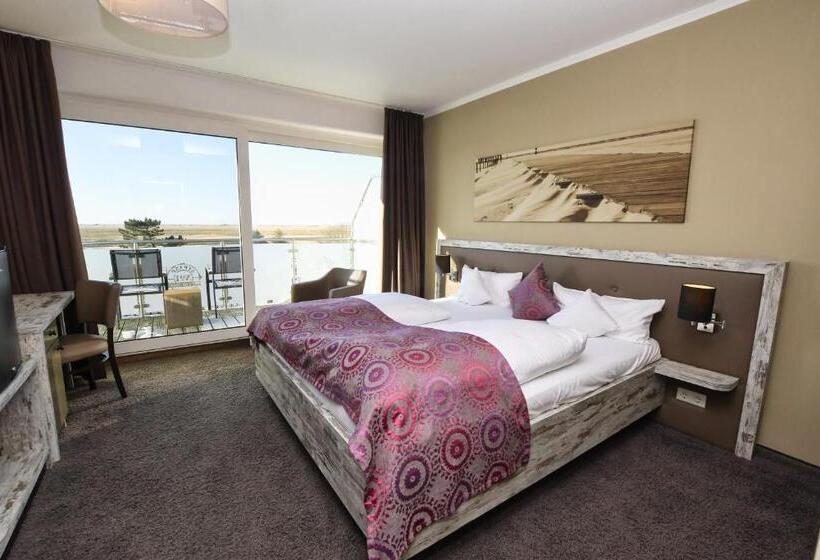 اتاق استاندارد با چشم‌انداز دریا, Strand No.1