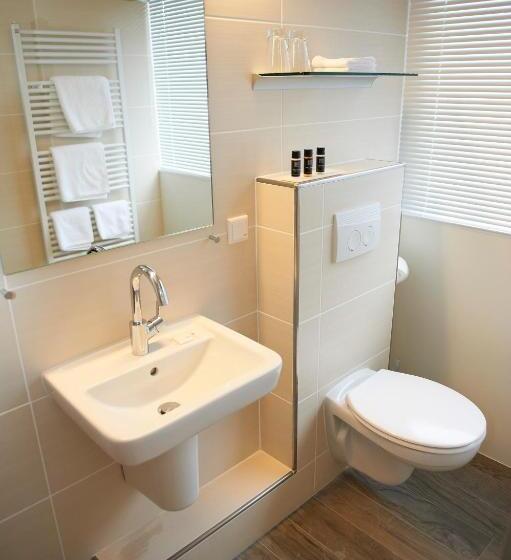 سوییت جونیور با چشم‌انداز دریا, Strand No.1