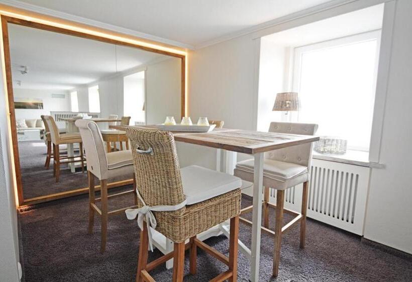 Deluxe Suite Sea View, Strand No.1