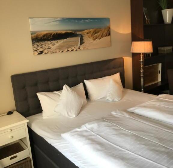 Deluxe Suite Sea View, Strand No.1