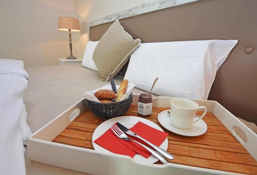 سوییت جونیور با چشم‌انداز دریا, Strand No.1