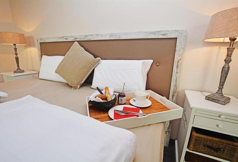 سوییت جونیور با چشم‌انداز دریا, Strand No.1