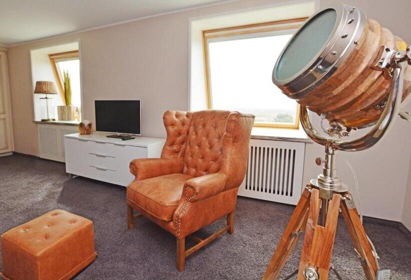 سوییت جونیور با چشم‌انداز دریا, Strand No.1