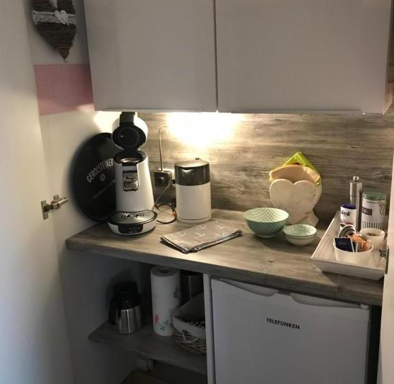 سوییت جونیور با چشم‌انداز دریا, Strand No.1