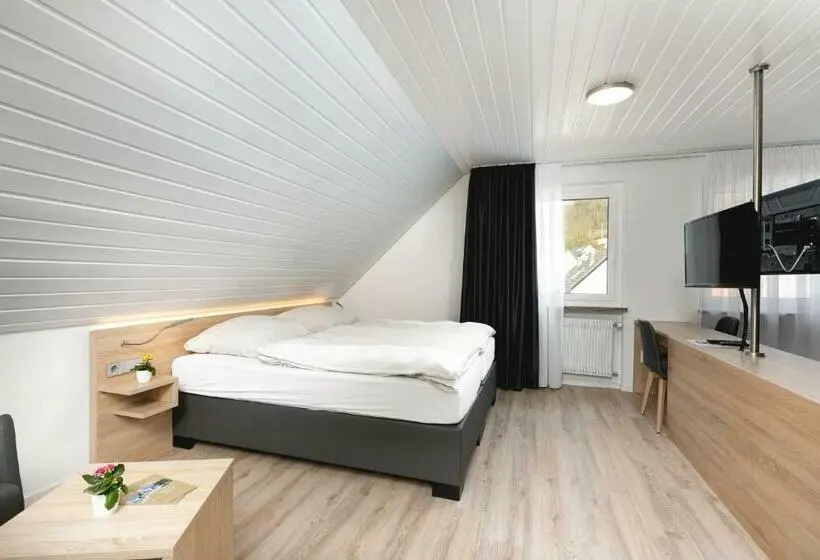 スタンダード４人部屋, Zur Blume Hotel & Restaurant Efringen Kirchen Bei Basel