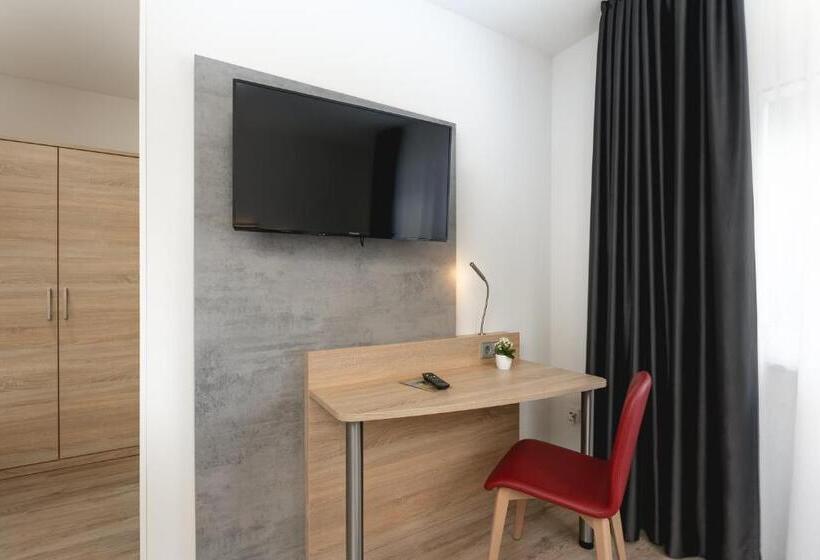 Номер Стандарт Трехместный, Zur Blume Hotel & Restaurant Efringen Kirchen Bei Basel