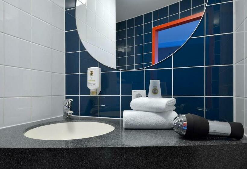 غرفة قياسية, B&b Hotel Saarbrücken Hbf