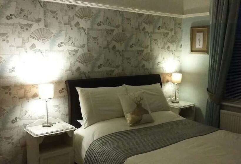 جناح عائلي, Esjays At Knowles House