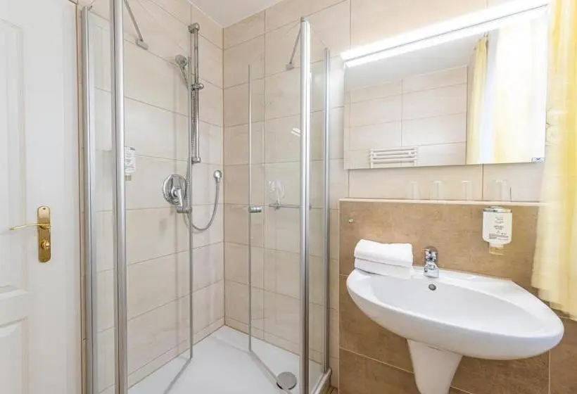Huoneisto 1 Makuuhuone, Centralhotel Binz