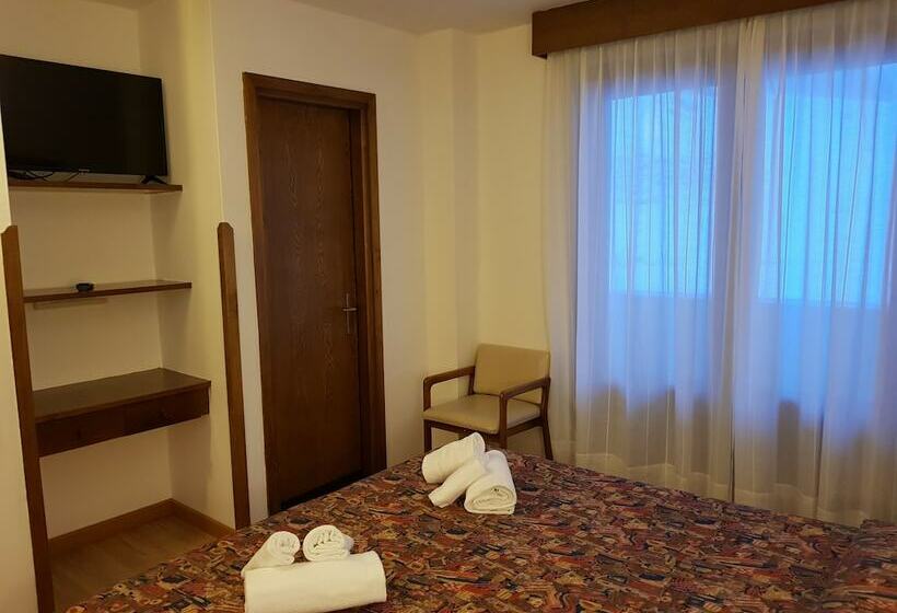 غرفة قياسية فردية, Alle Tre Baite