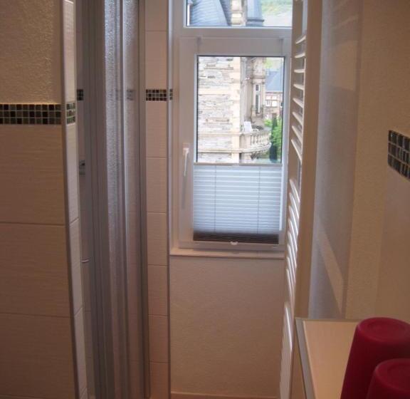 スタンダードシングルルーム, Arns