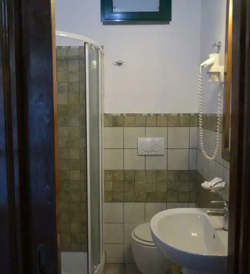 Standard Neljän Hengen Huone, B&b Il Giardino Segreto