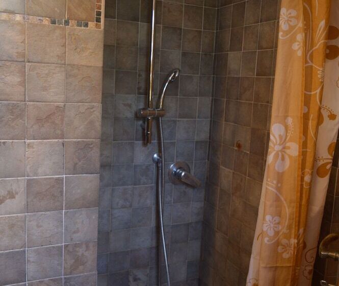 חדר סטנדרט לשלושה, B&b Il Giardino Segreto