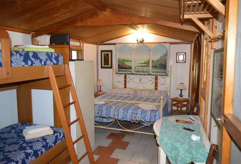 חדר סטנדרט לארבעה, B&b Il Giardino Segreto