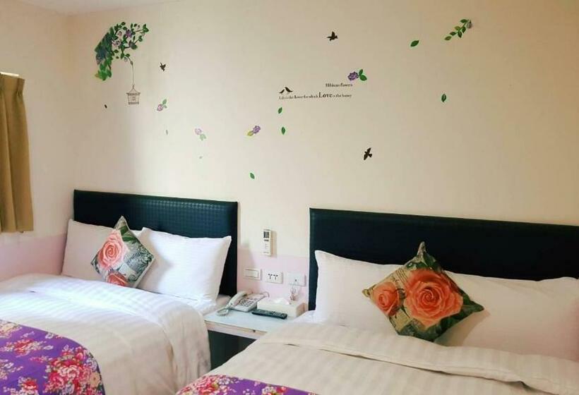 اتاق ساده چهارنفره, Ryhan