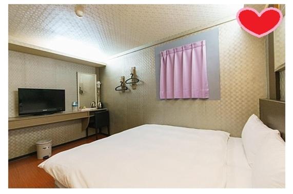 اتاق عادی, Ryhan