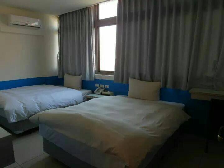 اتاق عادی, Ryhan