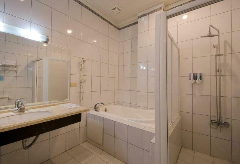 اتاق لوکس چهار تخته, Wogo