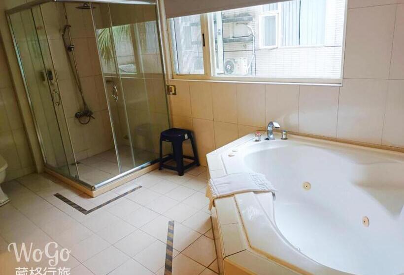 اتاق لوکس, Wogo