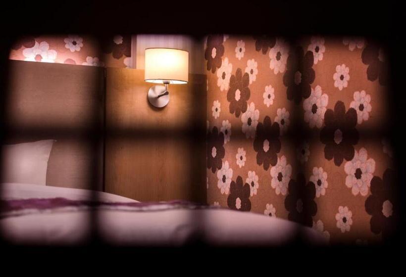 اتاق لوکس چهار تخته, Wogo