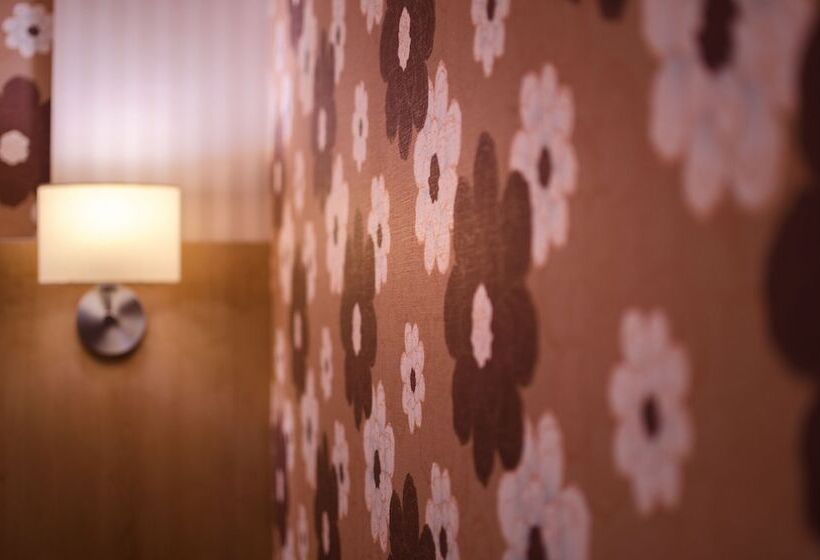 اتاق لوکس چهار تخته, Wogo