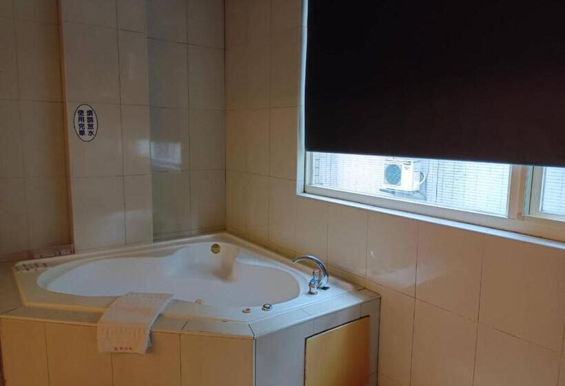 اتاق لوکس, Wogo