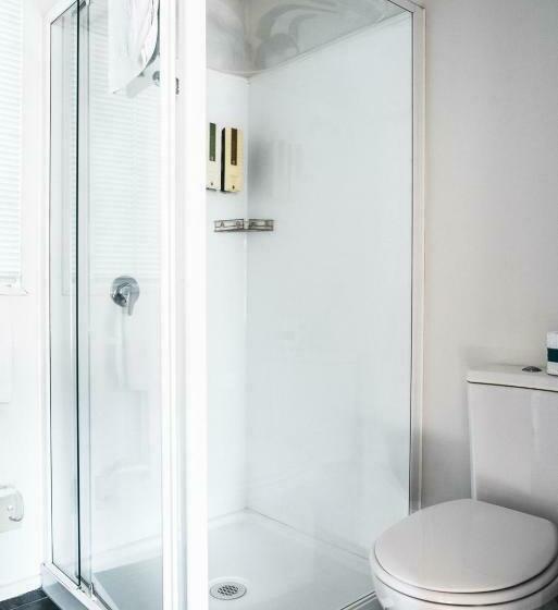 スタンダードスタジオ, The Grange Motel