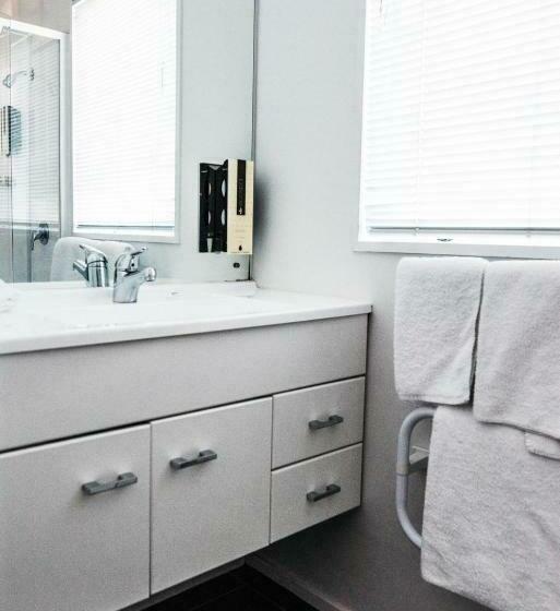 スタンダードスタジオ, The Grange Motel