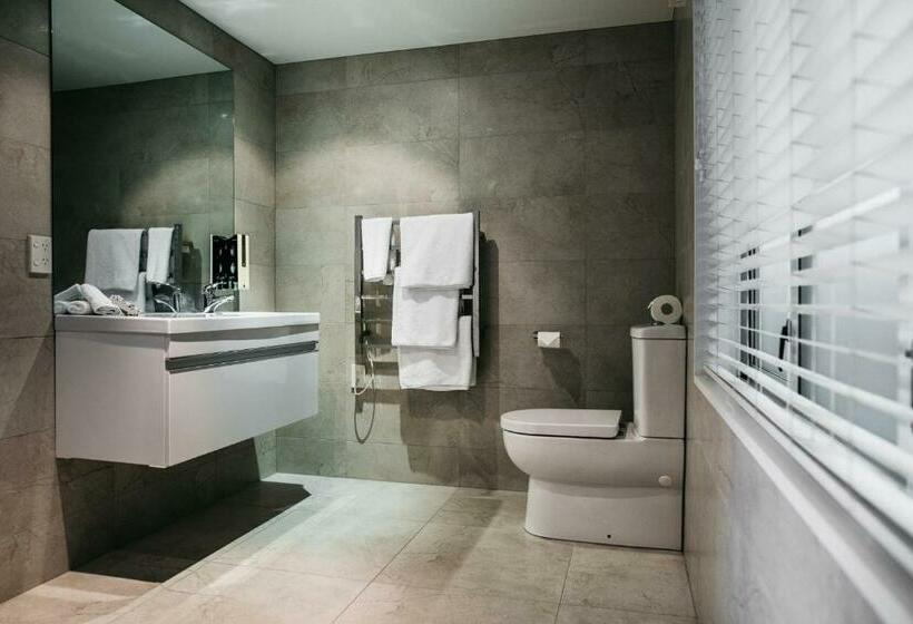 エクゼクティブワンルーム, The Grange Motel