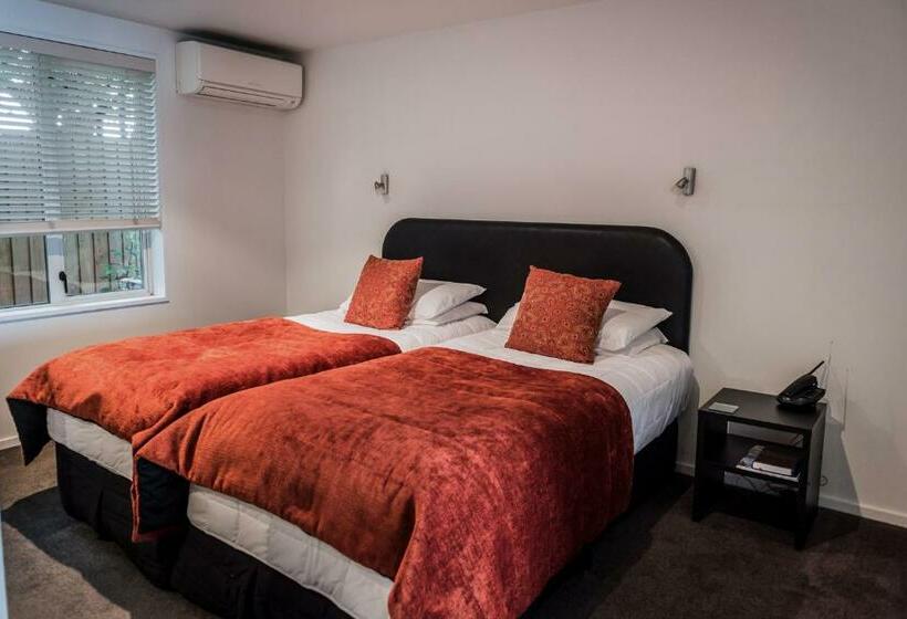 エクゼクティブワンルーム, The Grange Motel