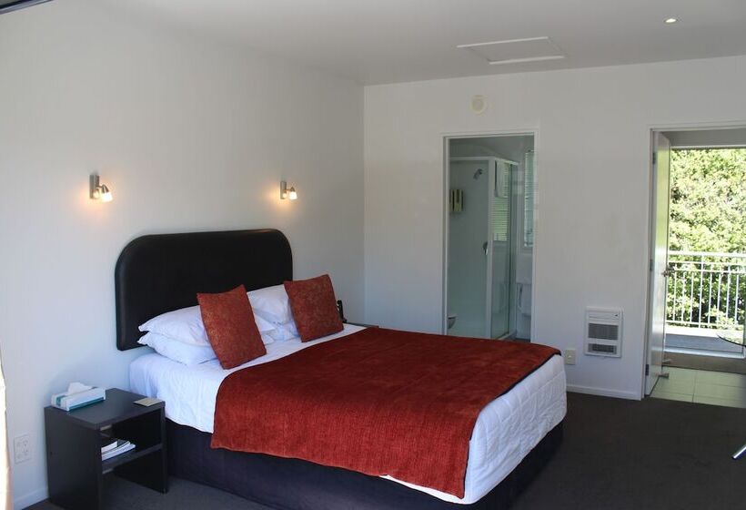 スタンダードスタジオ, The Grange Motel