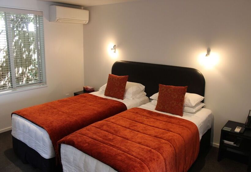 エクゼクティブワンルーム, The Grange Motel