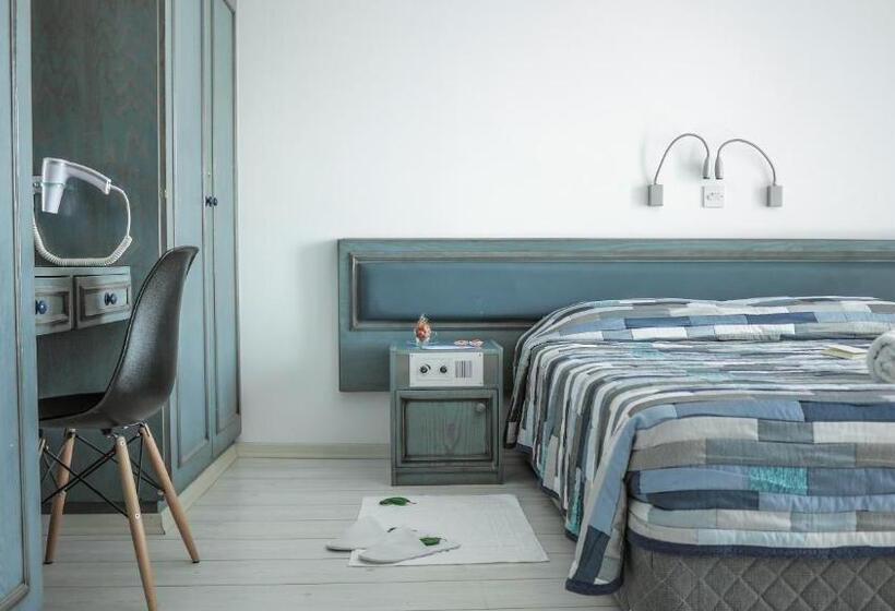 סוויטה עם מרפסת, Tsanotel