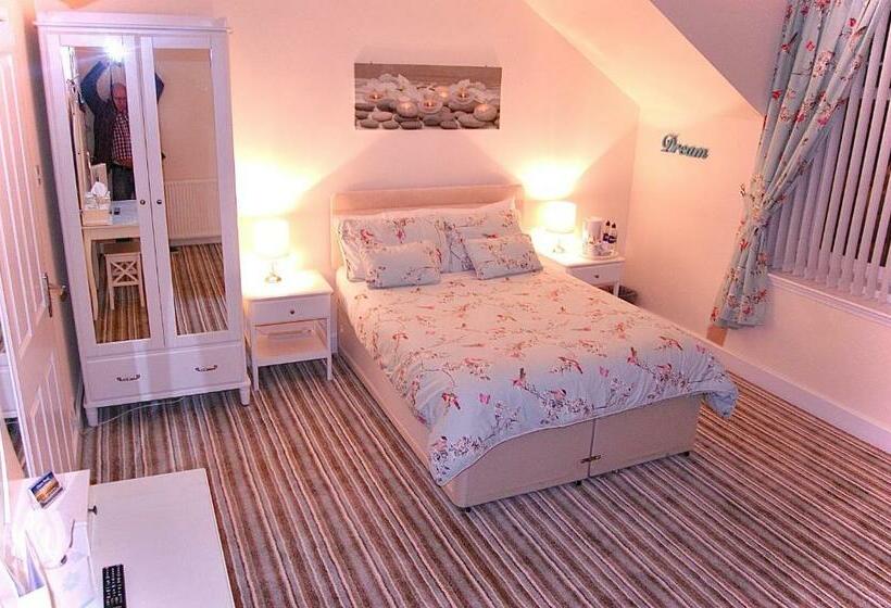 חדר משפחתי, Dawn Break Guest House