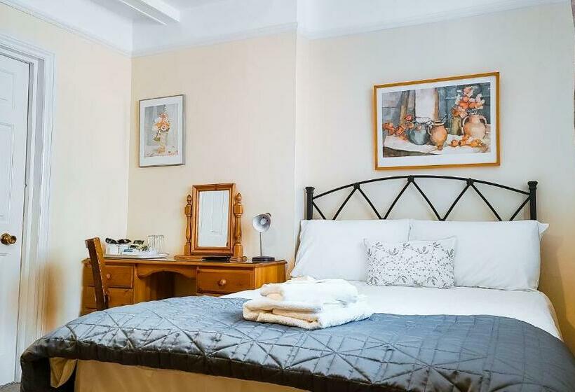 Номер Стандарт, Pickwicks Guest House