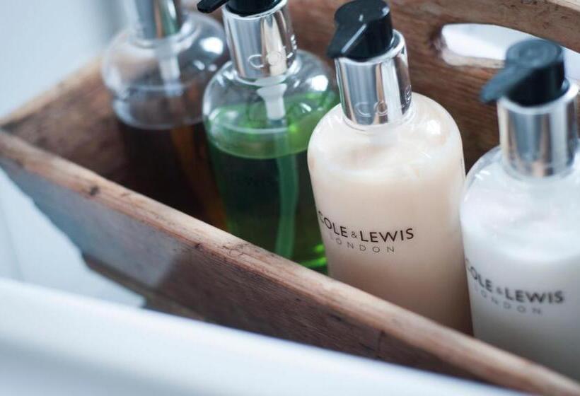 스탠다드 룸, The Priory