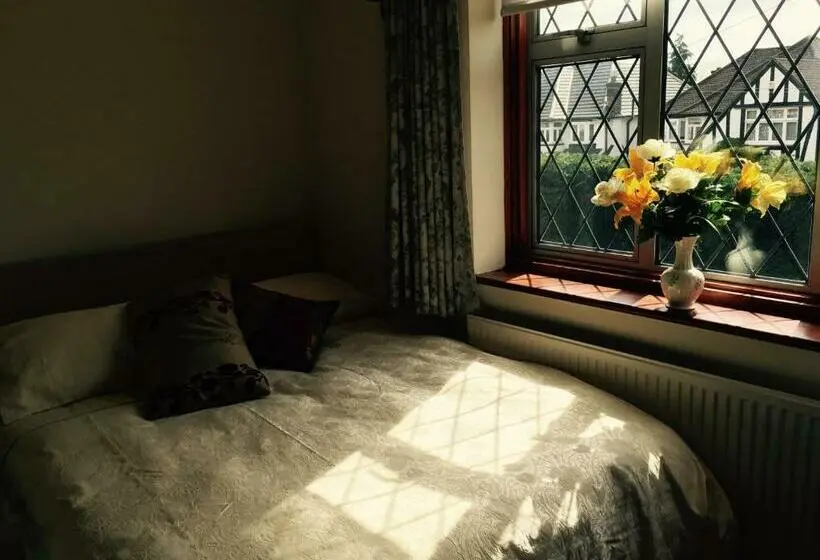 スタンダードルーム, Edgware B&b