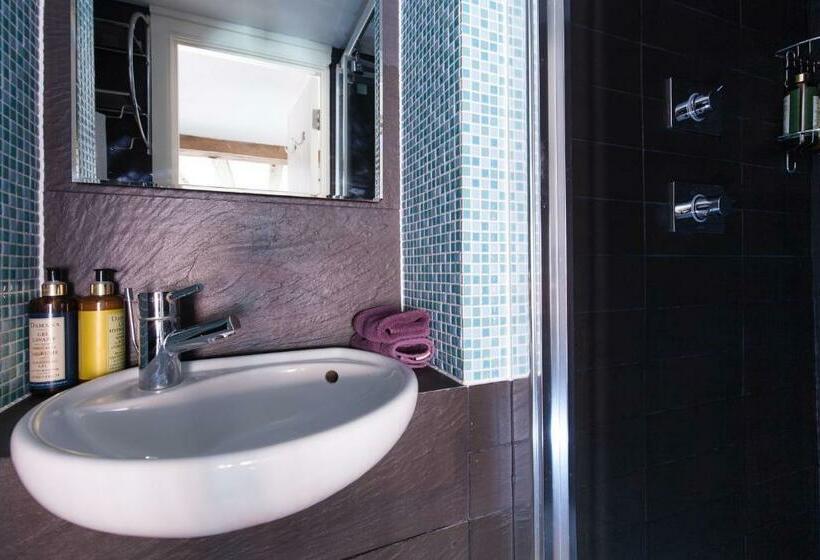 Номер Стандарт, Haydens B&b