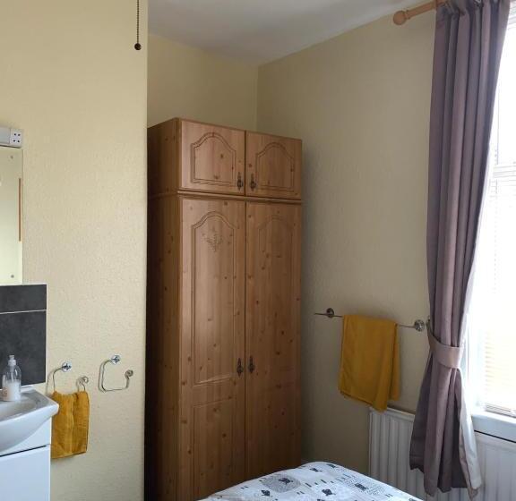 标准间, Brafferton Guest House