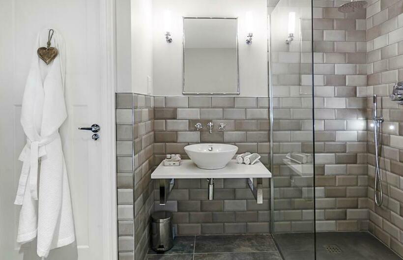 غرفة سوبيريور سرير كينج, Brocco On The Park Boutique