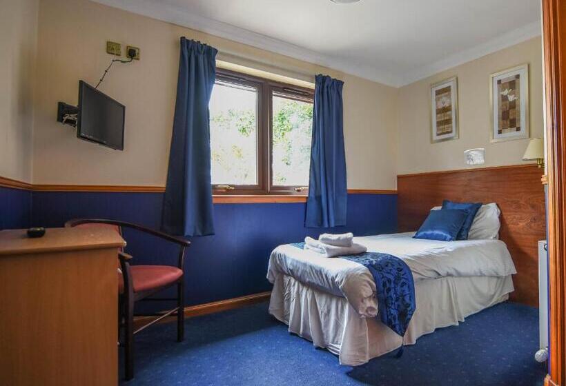 Номер Стандарт Индивидуальный, Findlay's