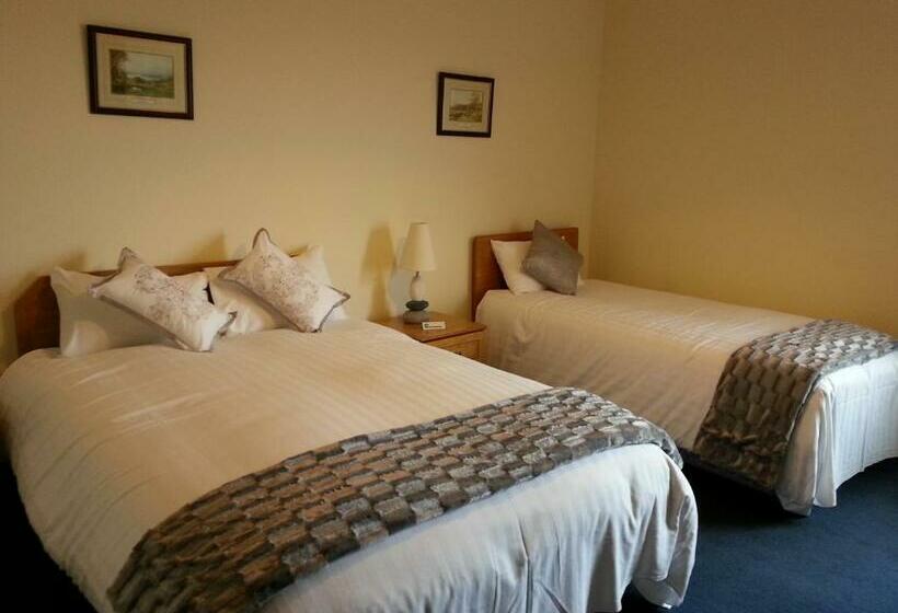 חדר משפחתי, Halfway House