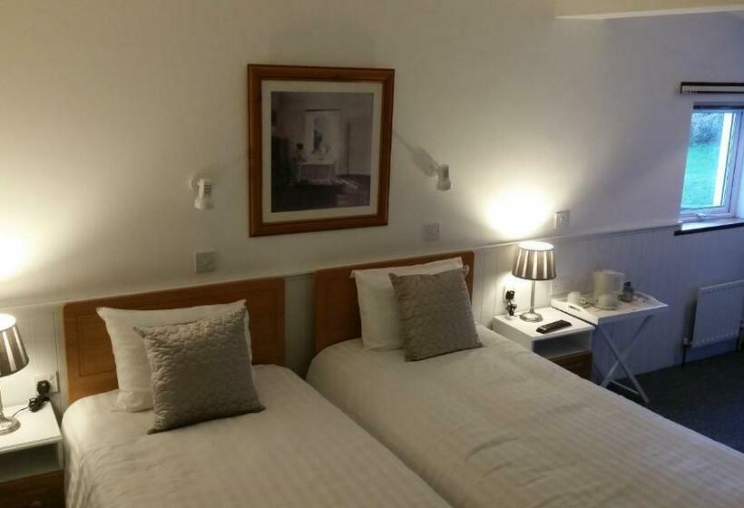 חדר סטנדרט, Halfway House