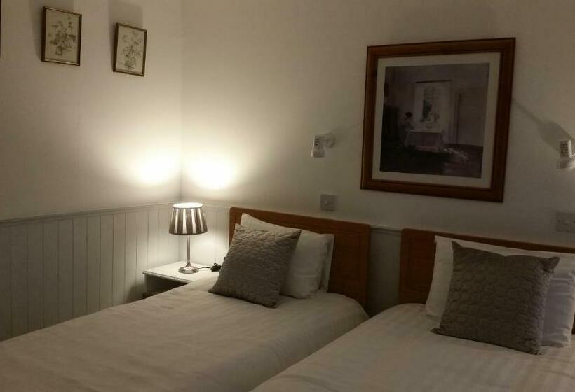 חדר סטנדרט, Halfway House