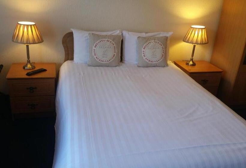 חדר סטנדרט, Halfway House