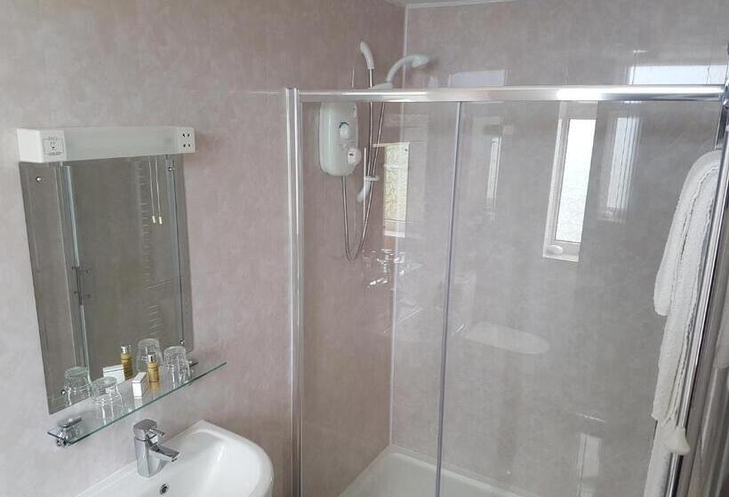 חדר דלוקס נוף לים, Halfway House