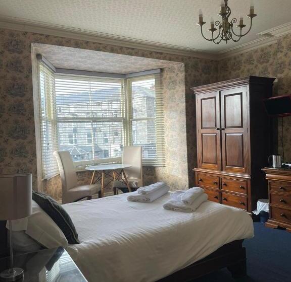 スタンダードルーム, Tal Y Don