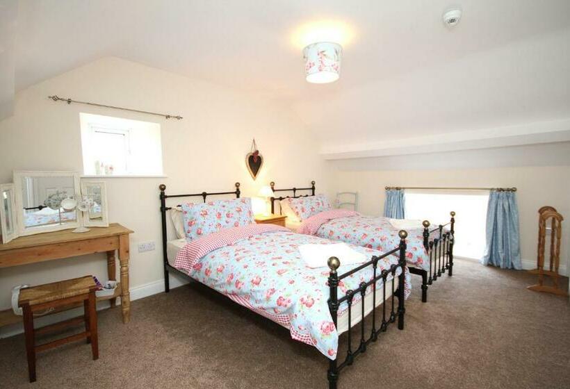 חדר סטנדרט, The Forge